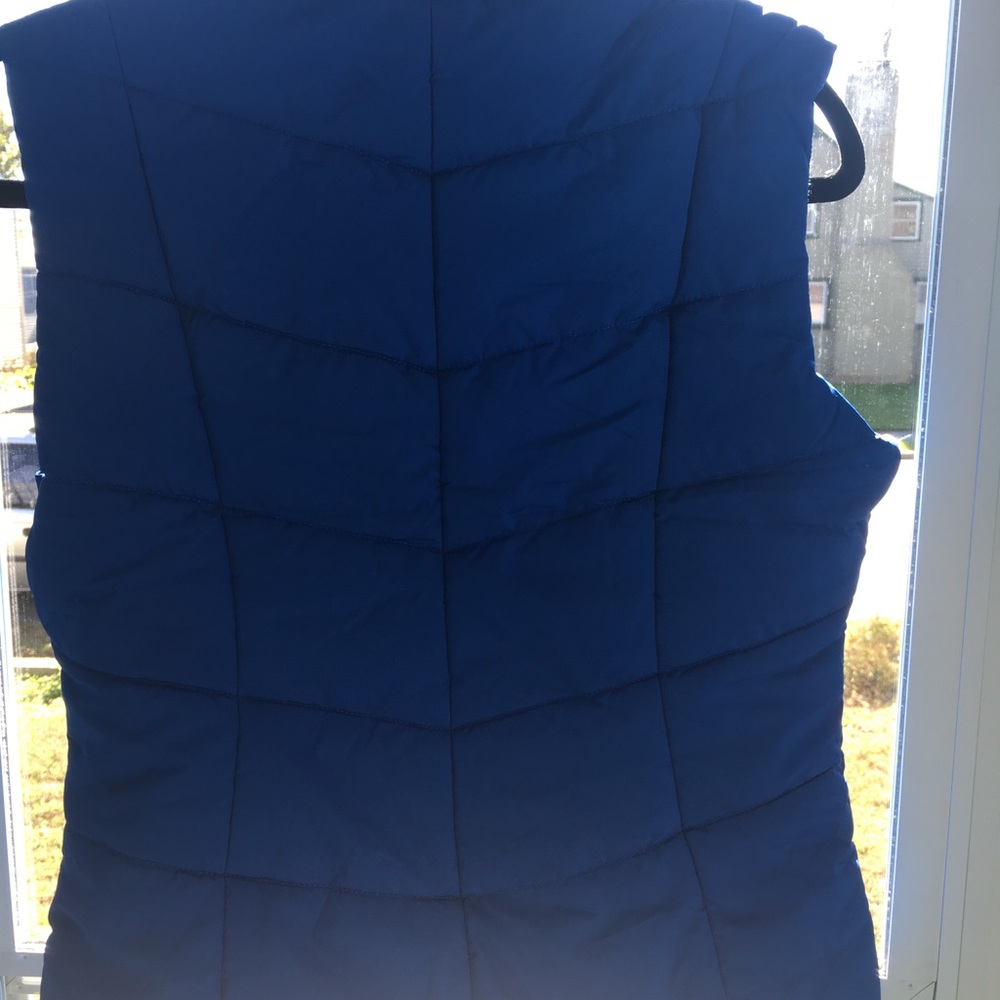 Blue Puffer Vests - Picture 5 of 8